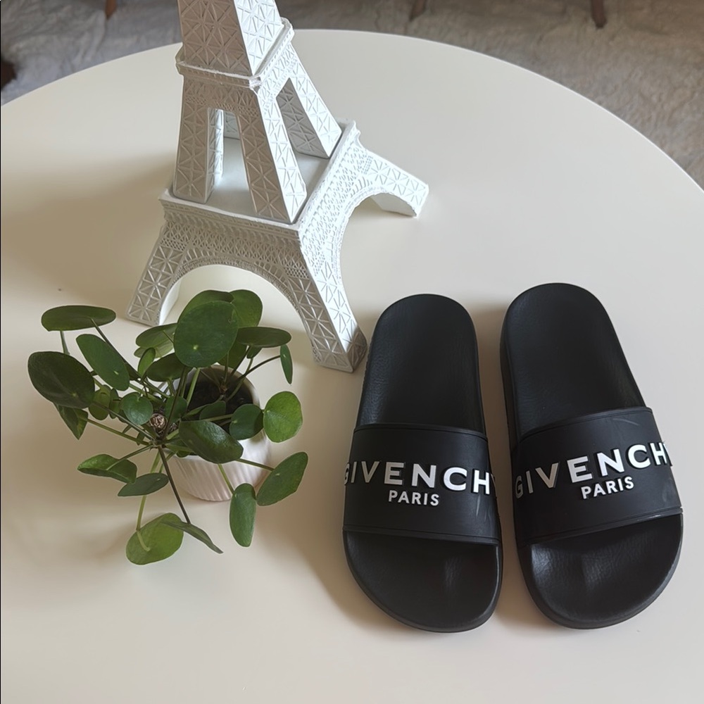 Givenchy Paris Black Logo Slides - 8 (38)